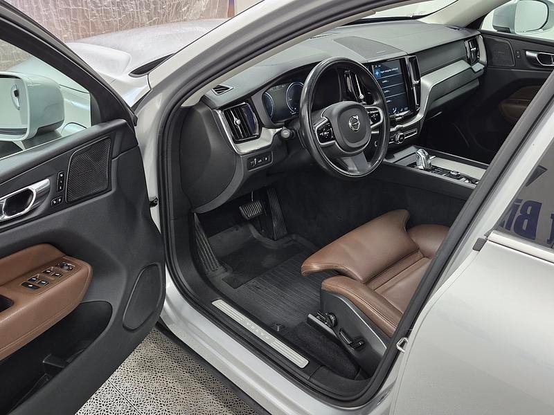 Volvo XC60 2019, bild 2/10