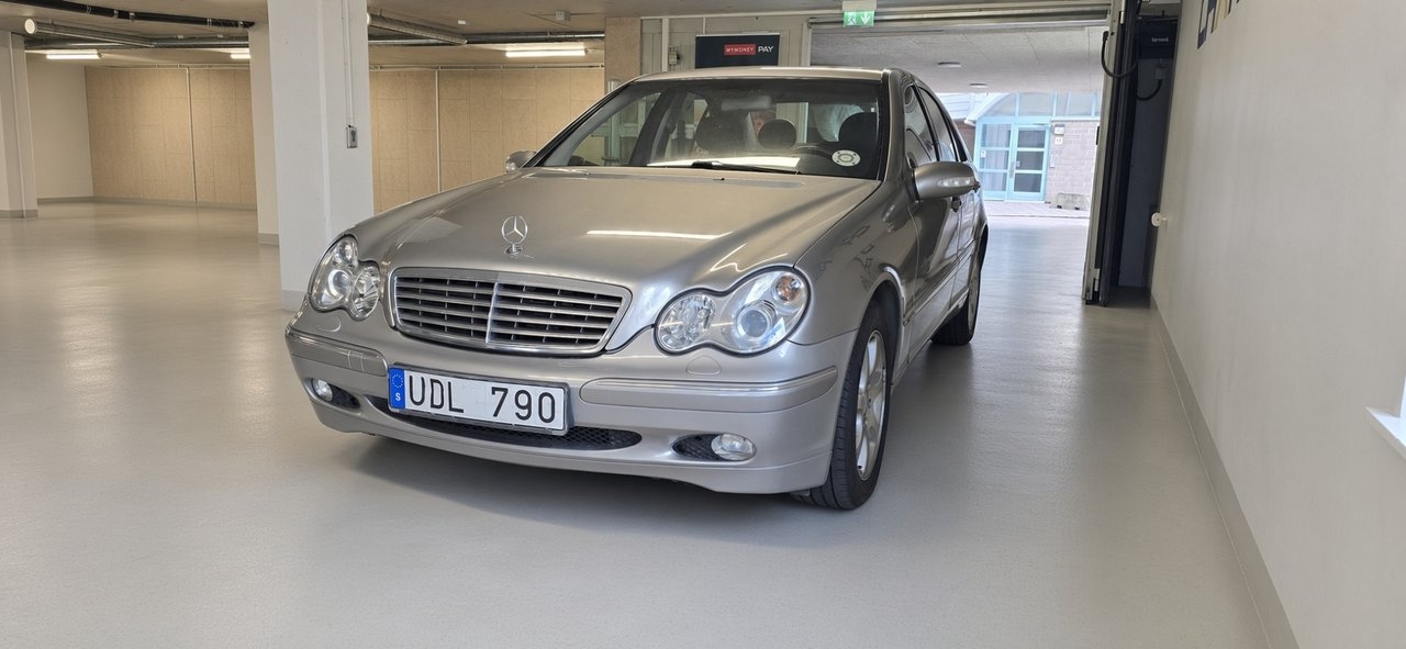 Mercedes-Benz C 2003, bild 2/8