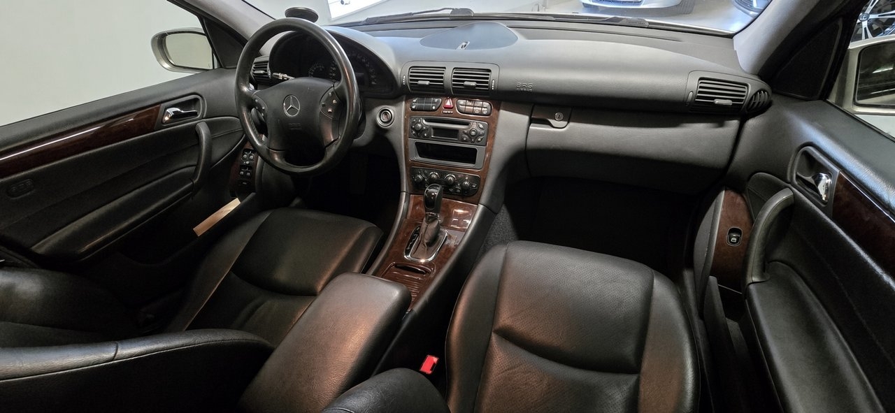 Mercedes-Benz C 2003, bild 7/8