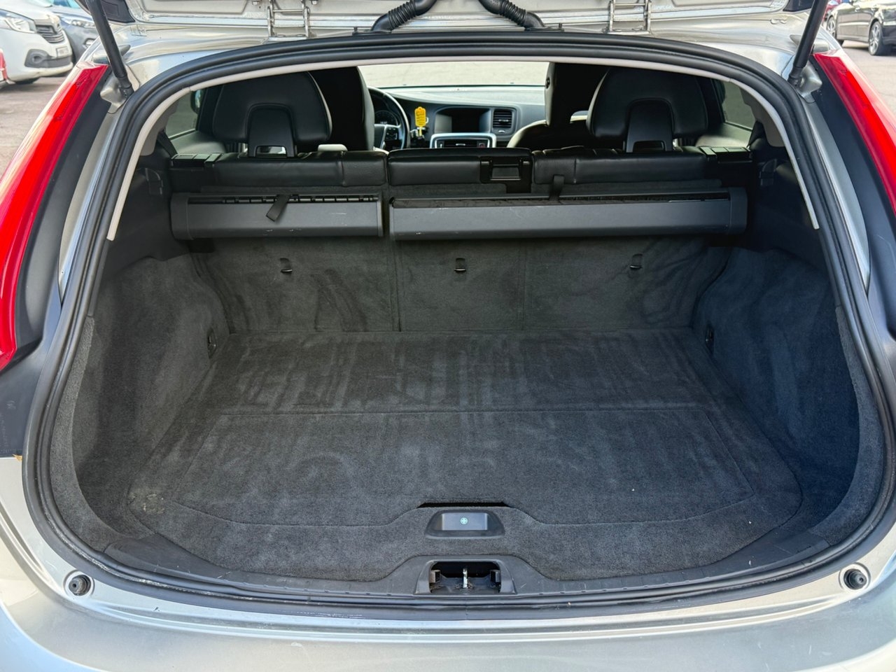 Volvo V60 2012, photo 6/10