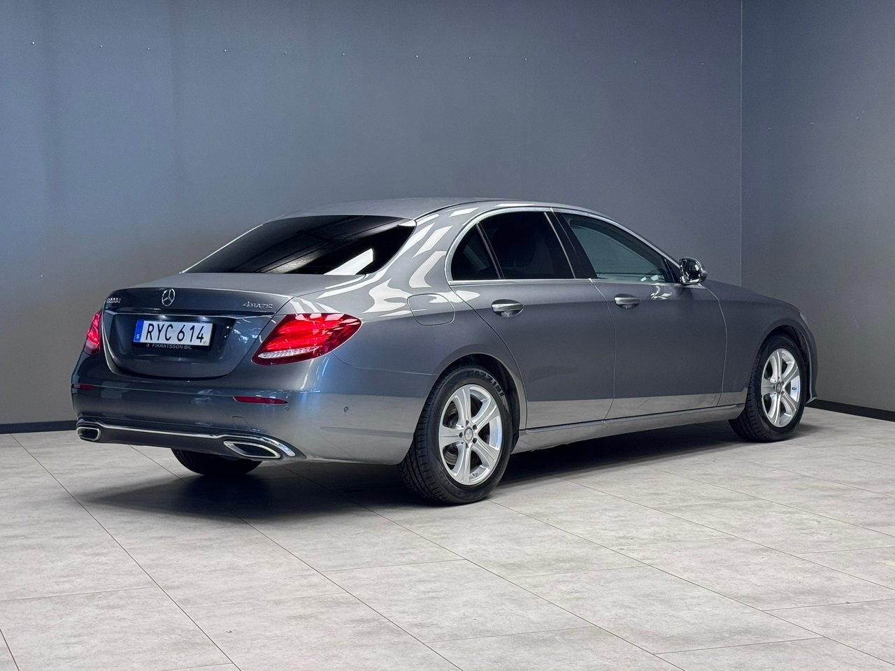 Mercedes-Benz E 220d 4MATIC / Widescreen 2017, bild 2/10