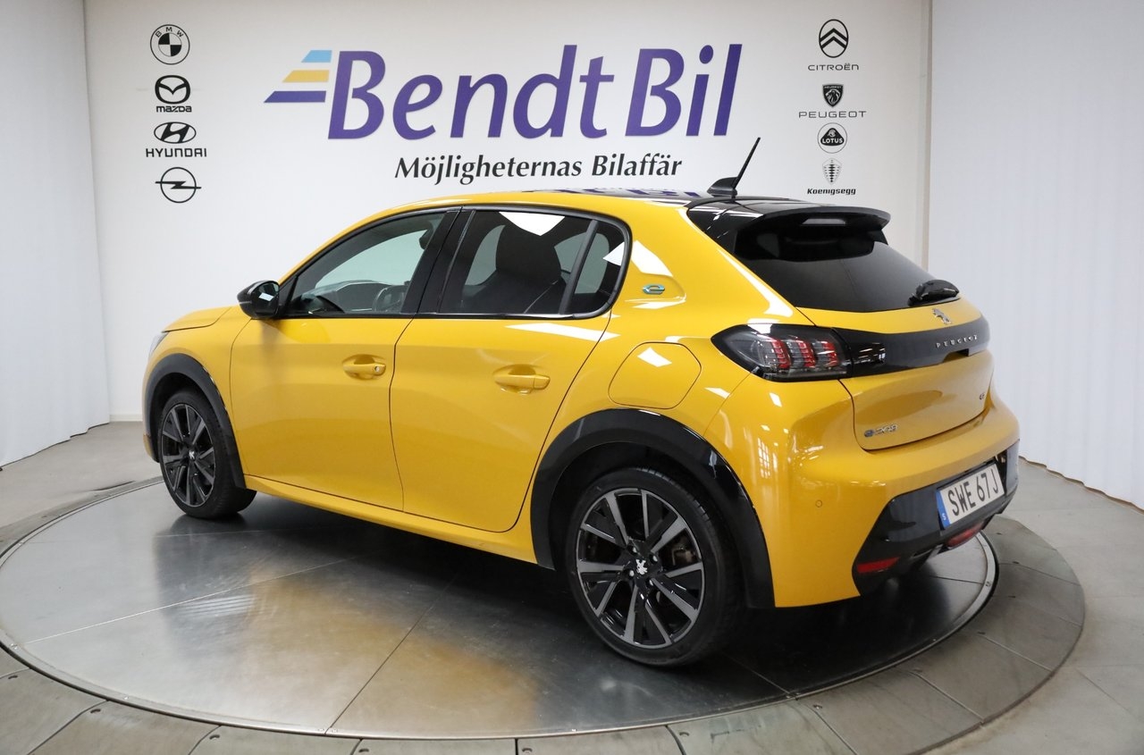 Peugeot e-208 GT 50 kWh 136 hk 2023, kuva 7/27