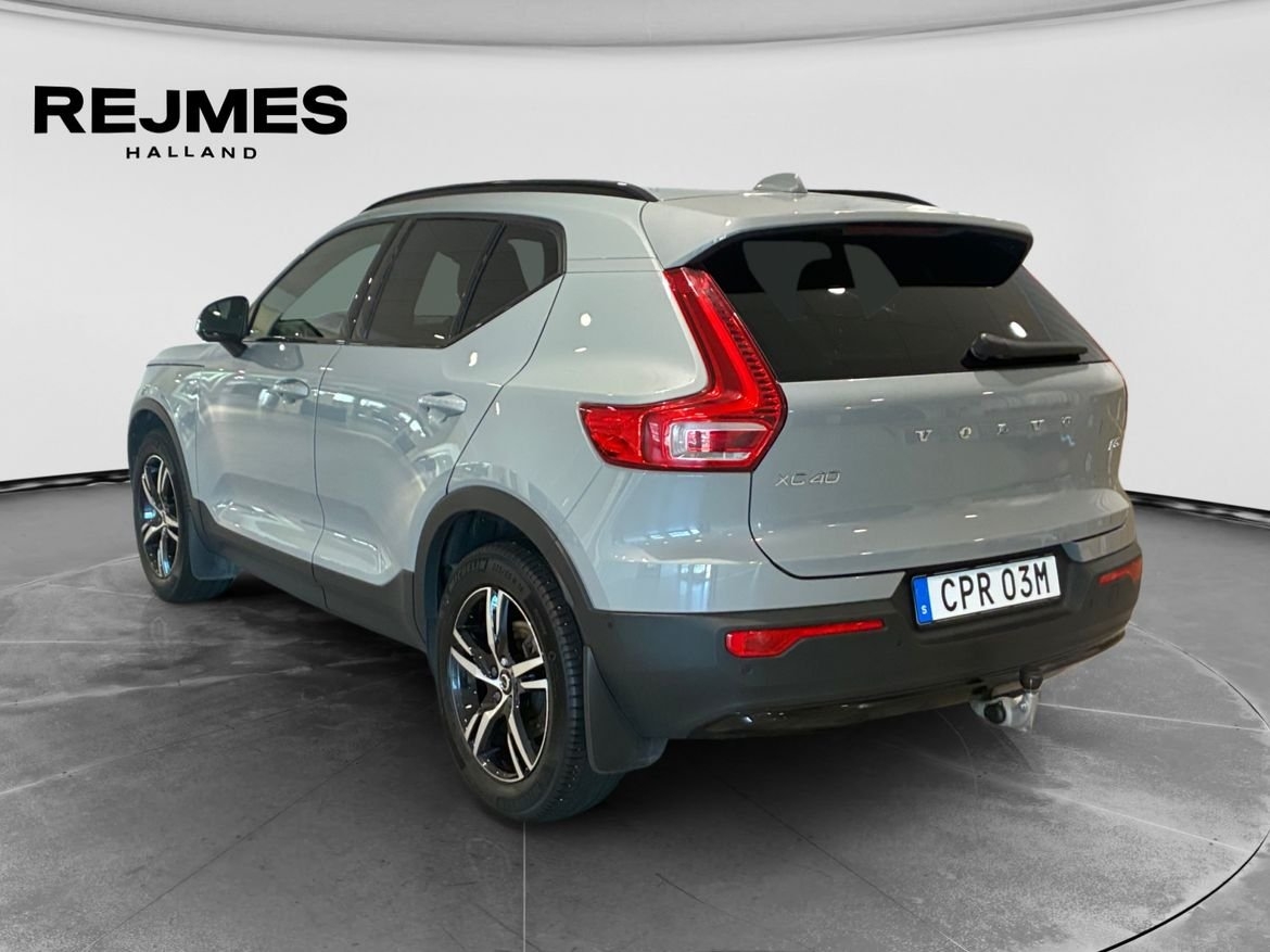 Volvo XC40 B3 FWD Bensin Plus Dark 2025, bild 2/15