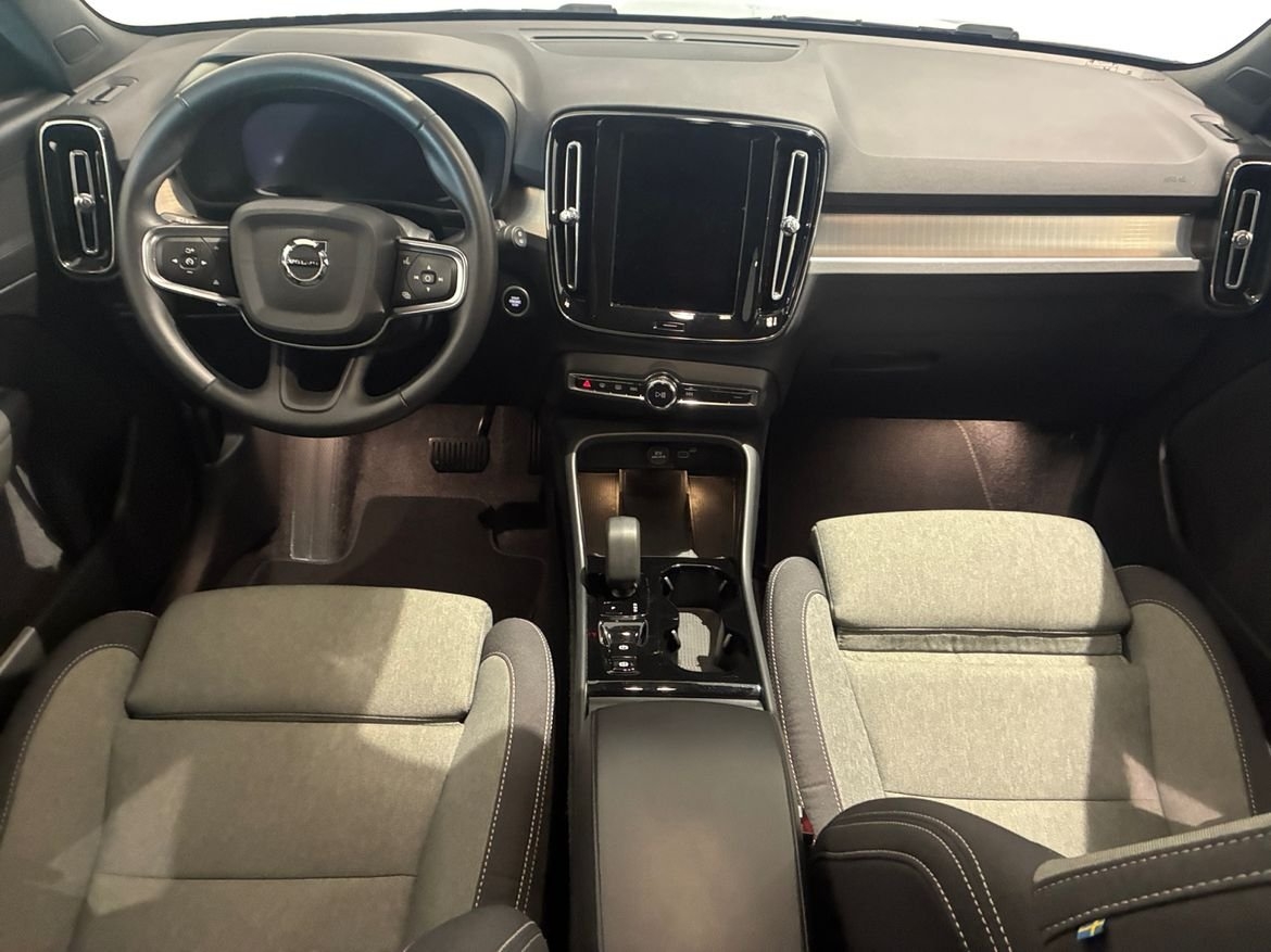 Volvo XC40 B3 FWD Bensin Plus Dark 2025, bild 6/15