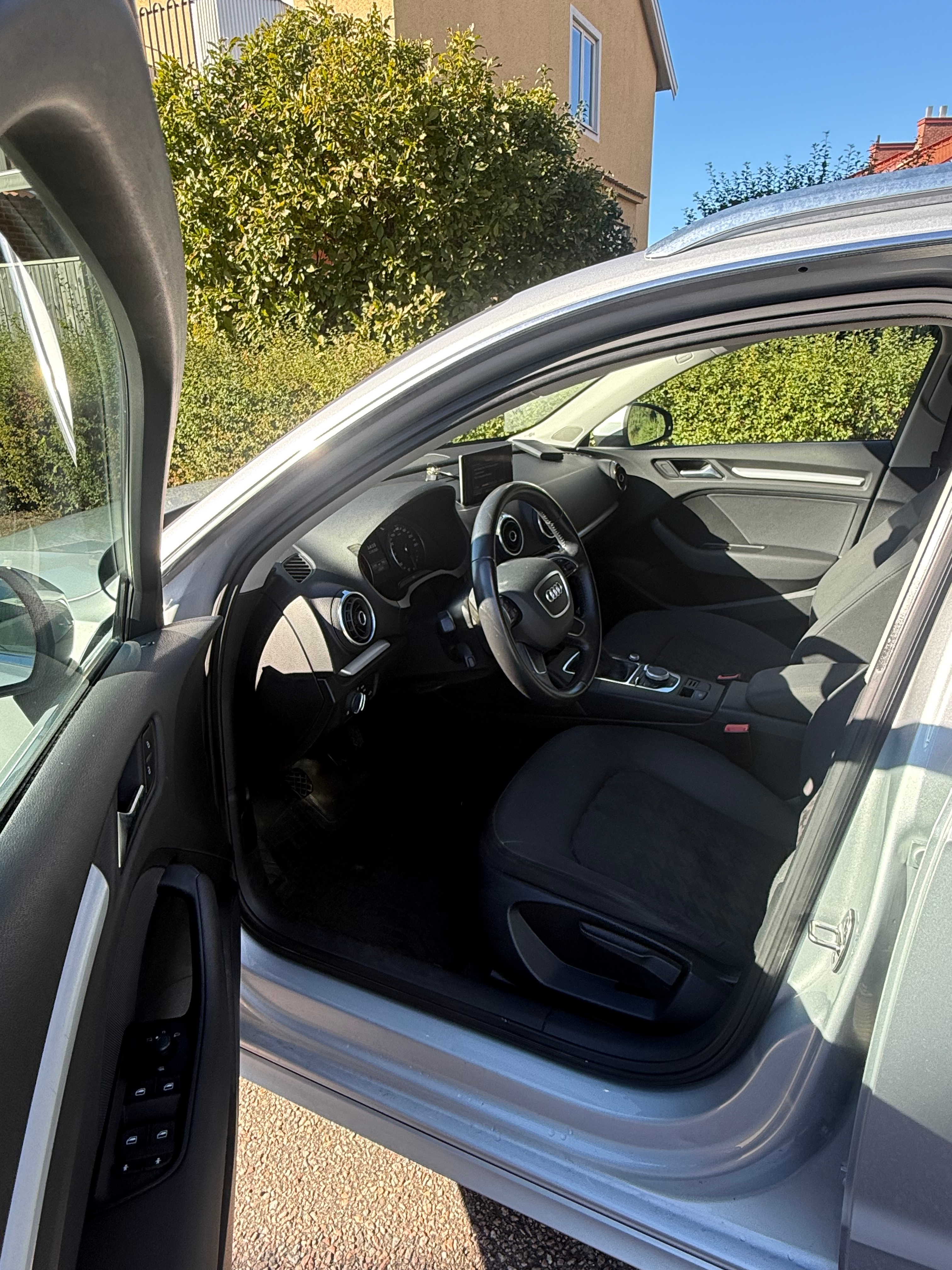 Audi A3 Sportback 1.6 TDI ultra Manuell 2014, photo 5/9