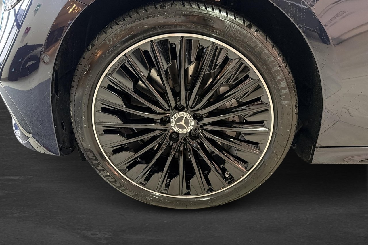 Mercedes-Benz E 300 e Sedan 2026, bild 6/10