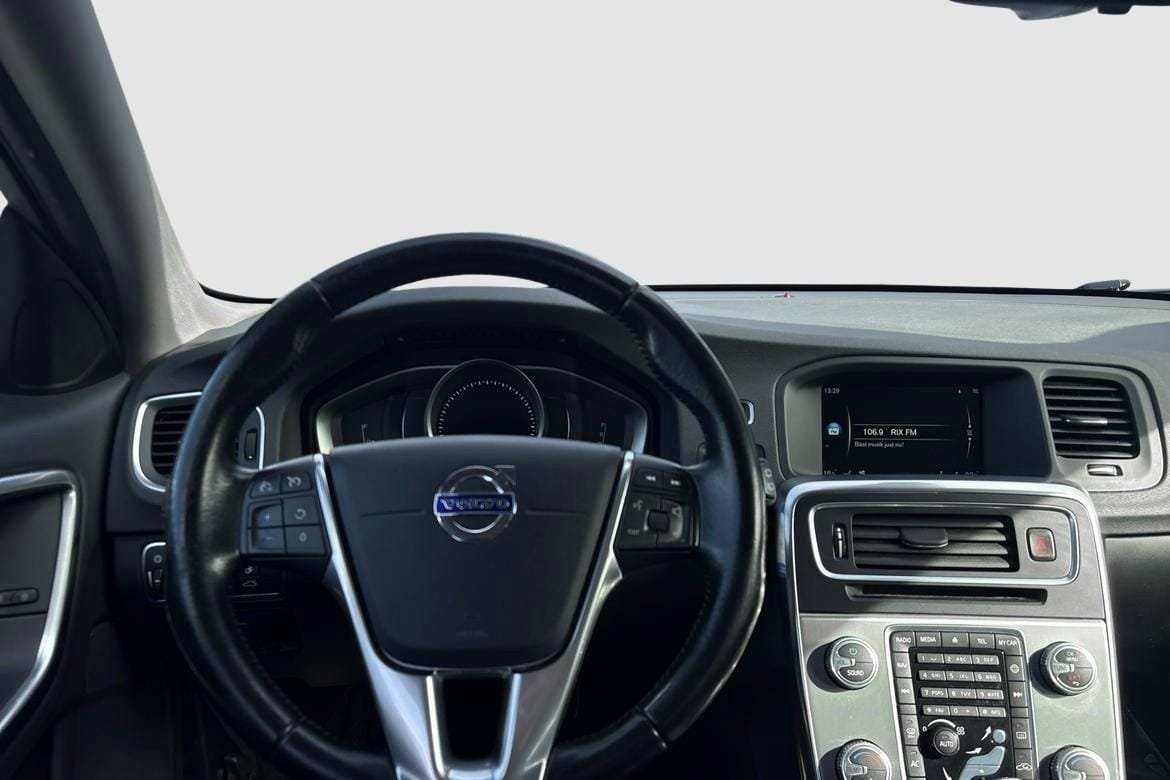 Volvo V60 Momentum Business Edition 2016, bild 6/10
