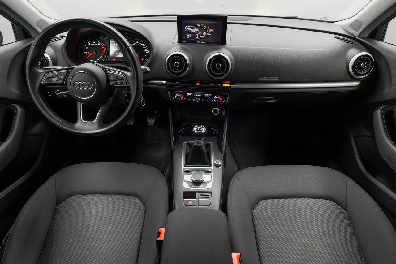 Audi A3 2019, bild 2/10