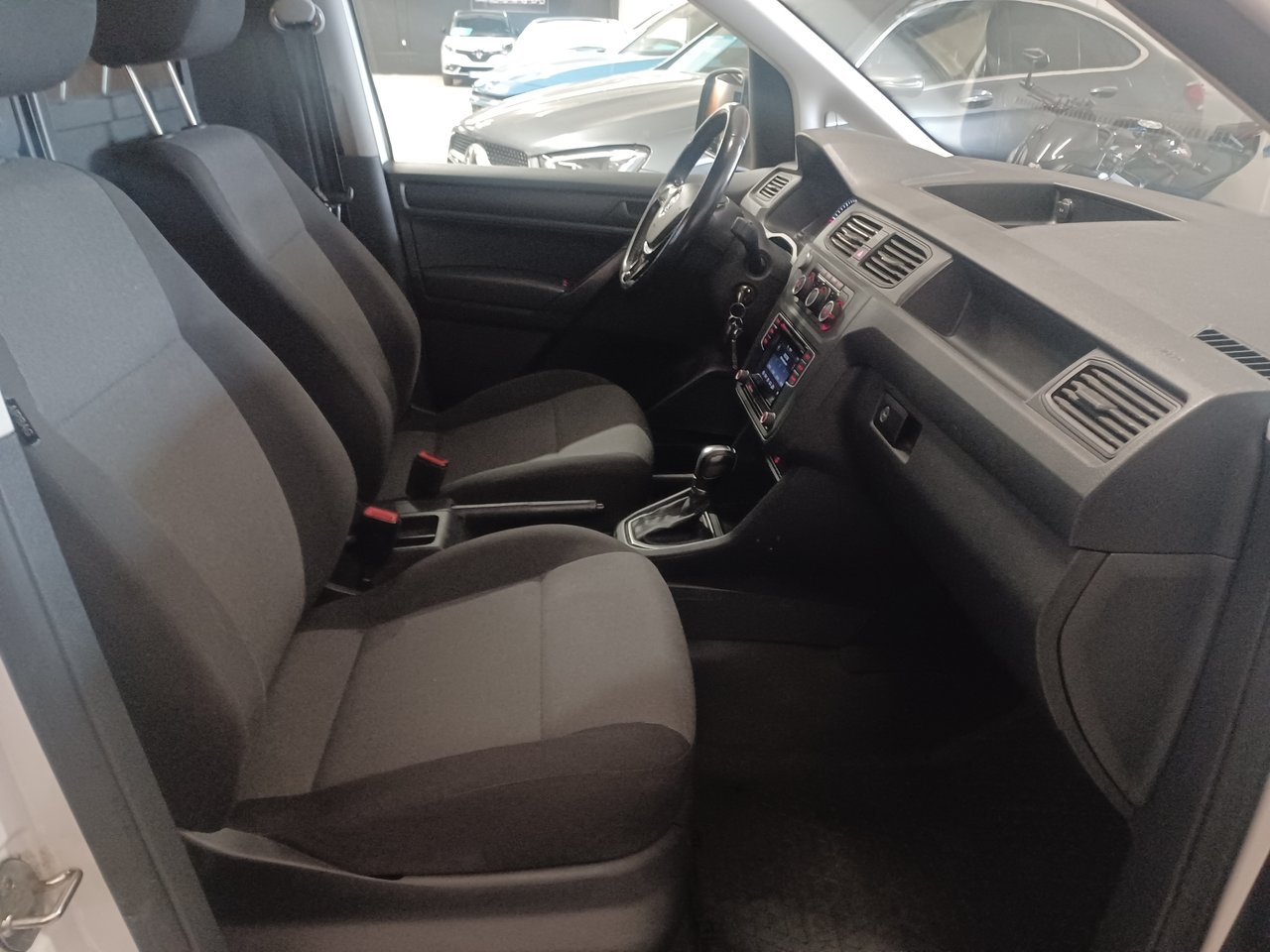 Volkswagen Caddy Maxi 2017, bild 6/10