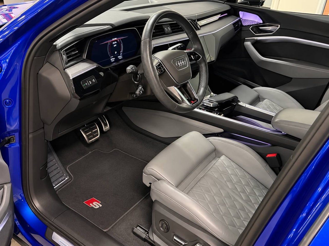 Audi Q8 e-tron 2024, photo 6/10
