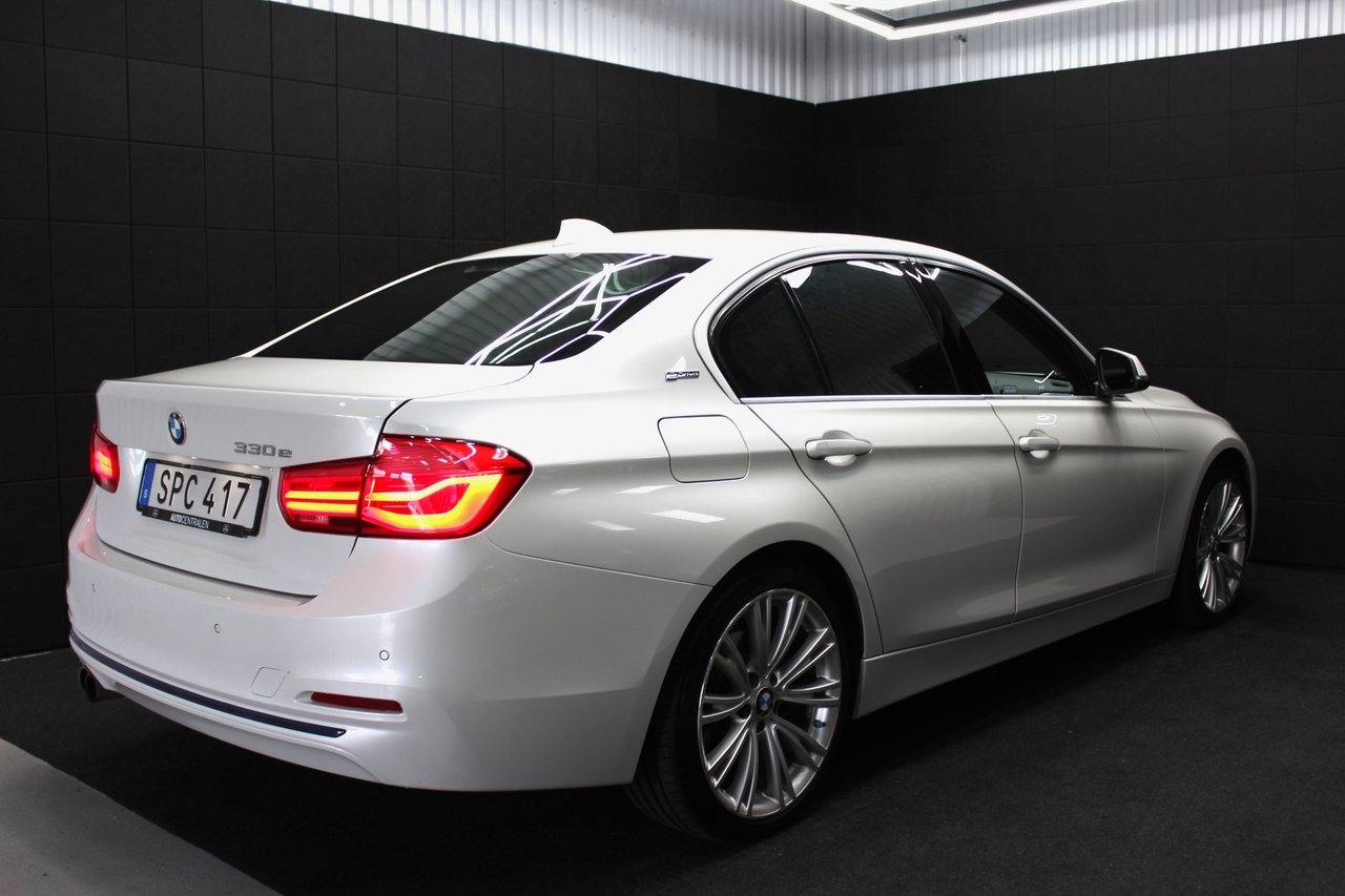 BMW 330 e Sedan Steptronic Sport line 2016, bild 6/10