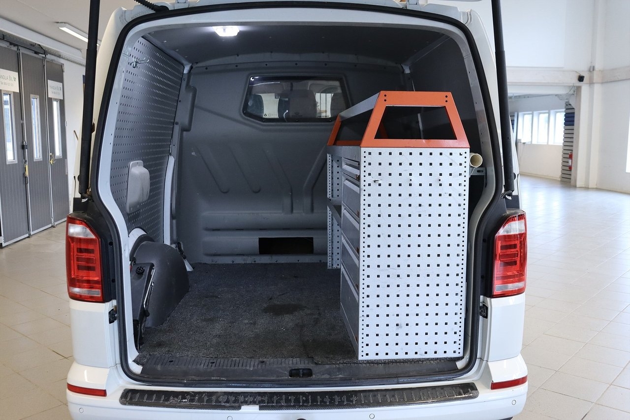 Volkswagen Transporter 2017, kuva 7/10