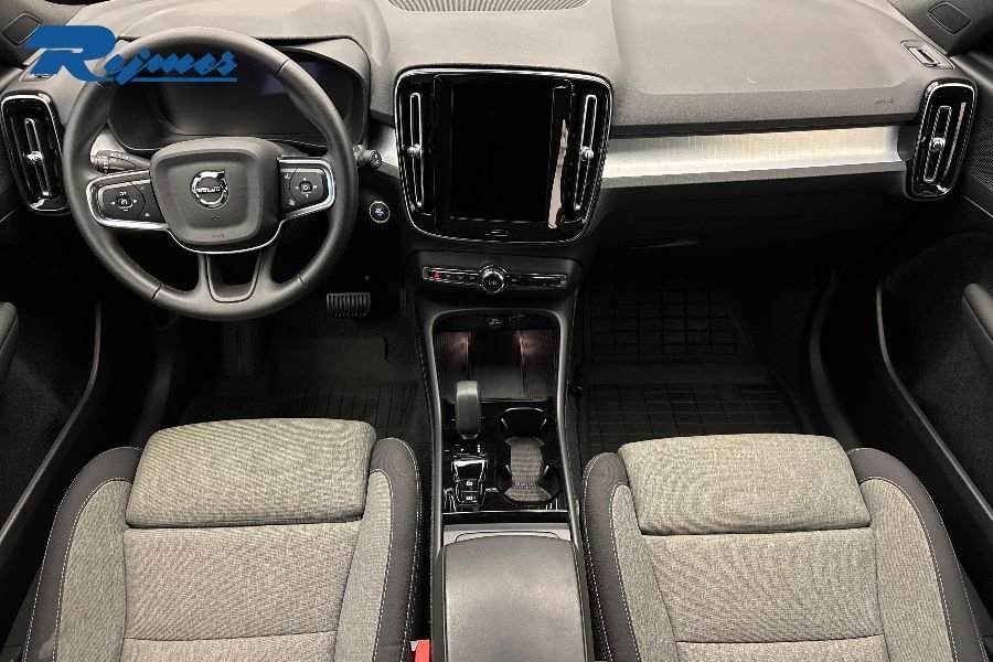 Volvo XC40 B3 FWD Bensin Plus Dark 2025, bild 7/10