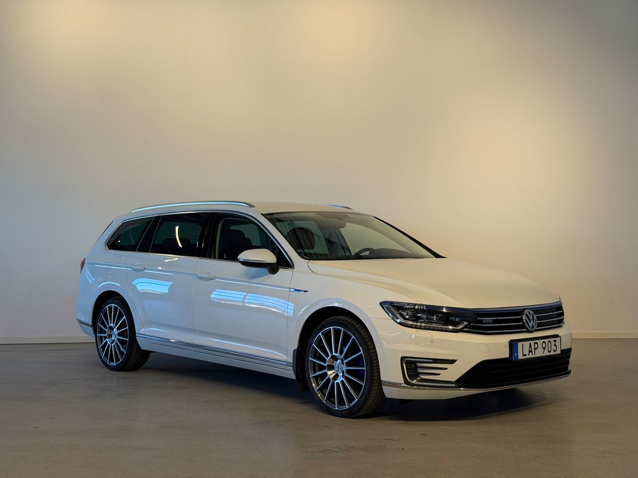 Volkswagen Passat GTE 1.4 TSI ACT GTE 2017, bild 2/10