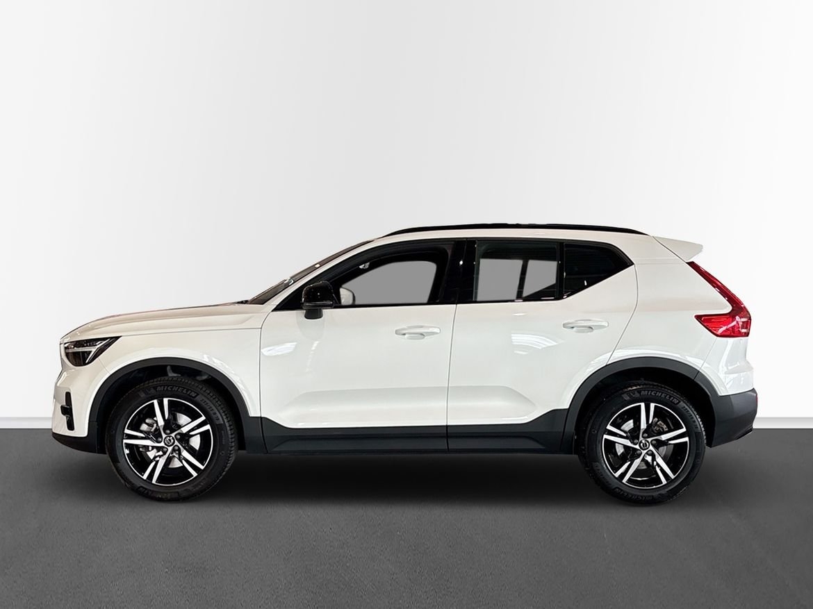 Volvo XC40 B4 FWD Bensin Plus Dark 2025, photo 3/10
