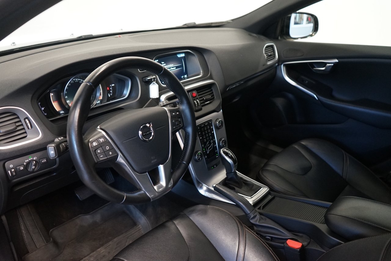 Volvo V40 Cross Country 2017, kuva 7/10