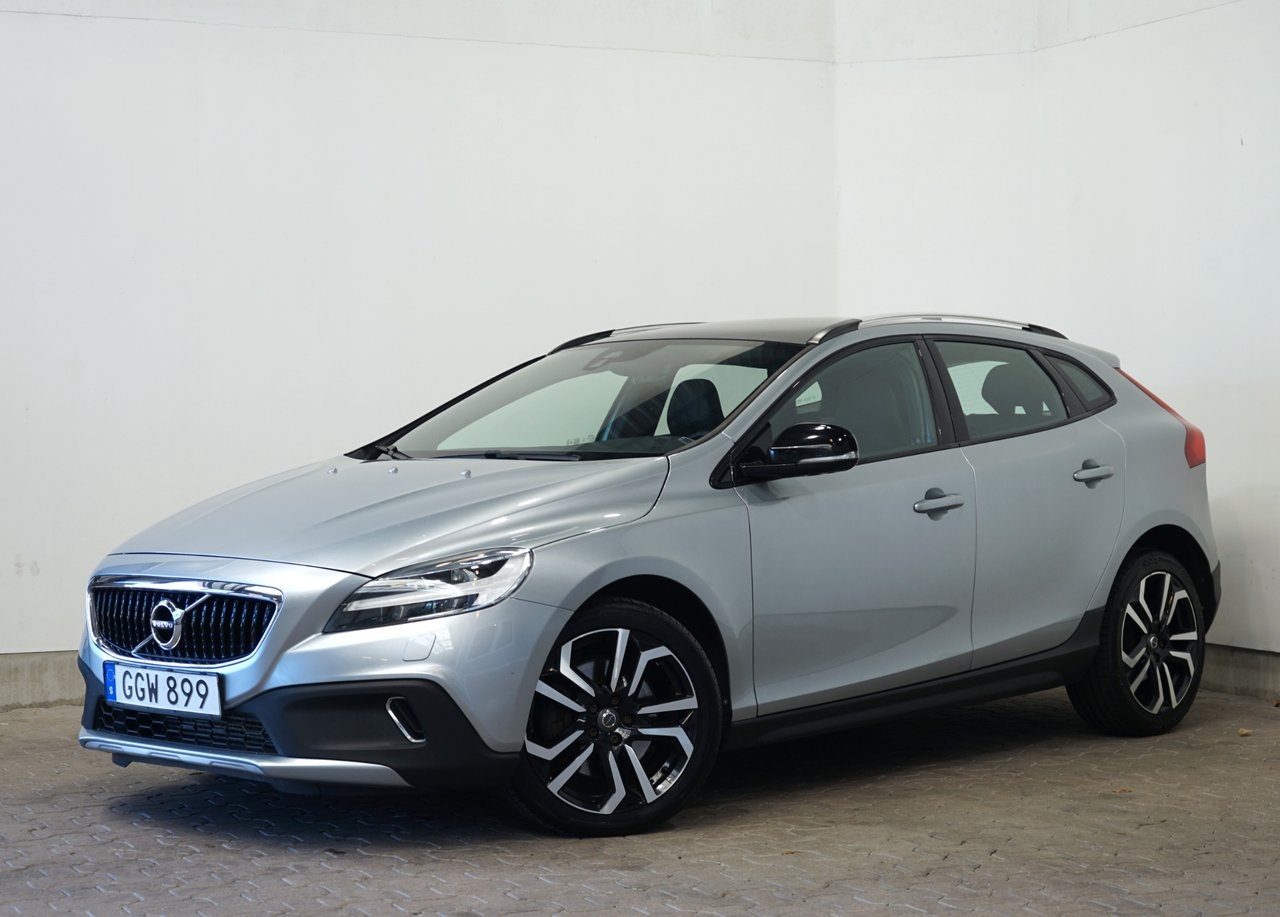 Volvo V40 Cross Country 2017, kuva 2/10