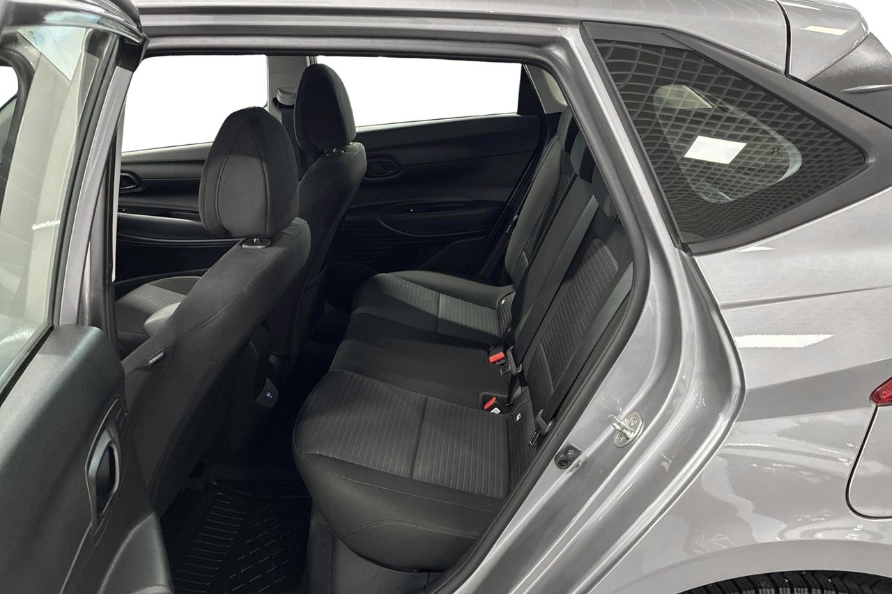 Hyundai i20 1,2 MPi Manuell 2023, bild 7/10