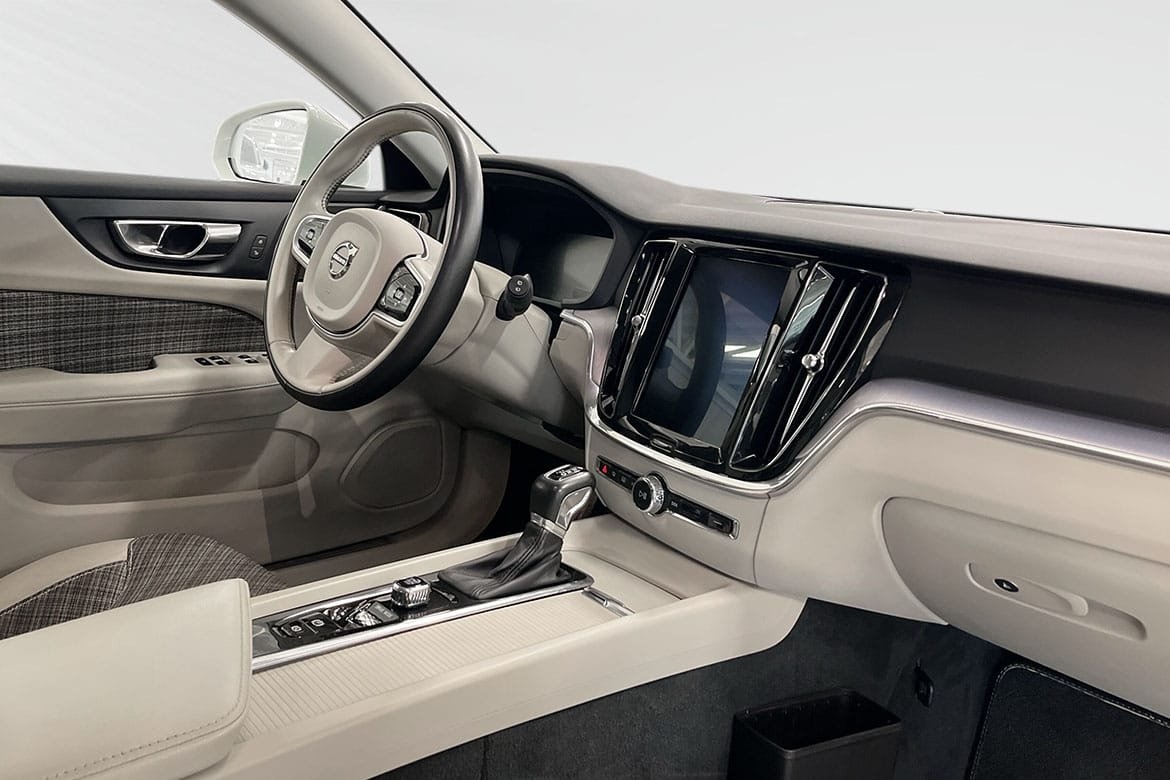 Volvo V60 D4 Momentum Advanced Edition 2019, kuva 6/10