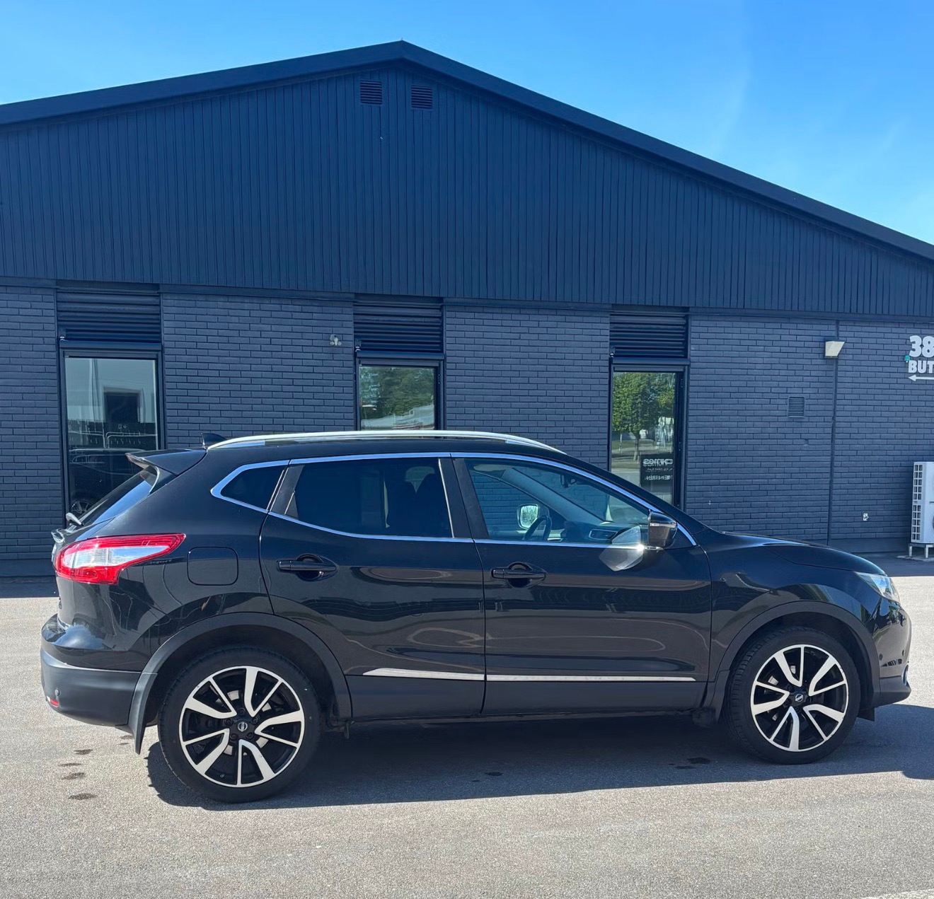 Nissan Qashqai 1.2 DIG-T Manuell 2016, bild 4/4