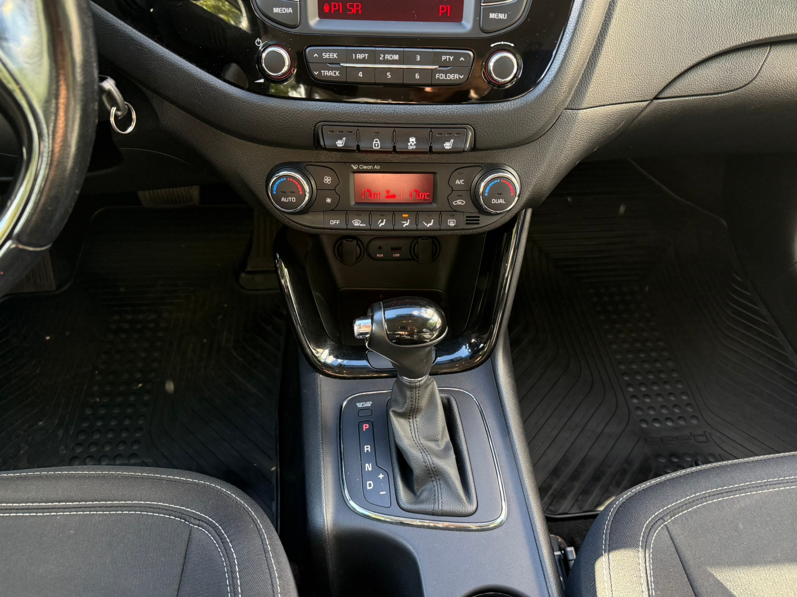 Kia Ceed 1.6 CRDi Automatisk 2013, bild 7/10