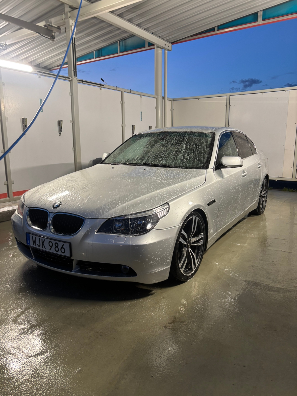 BMW 520i 2005, photo 2/5