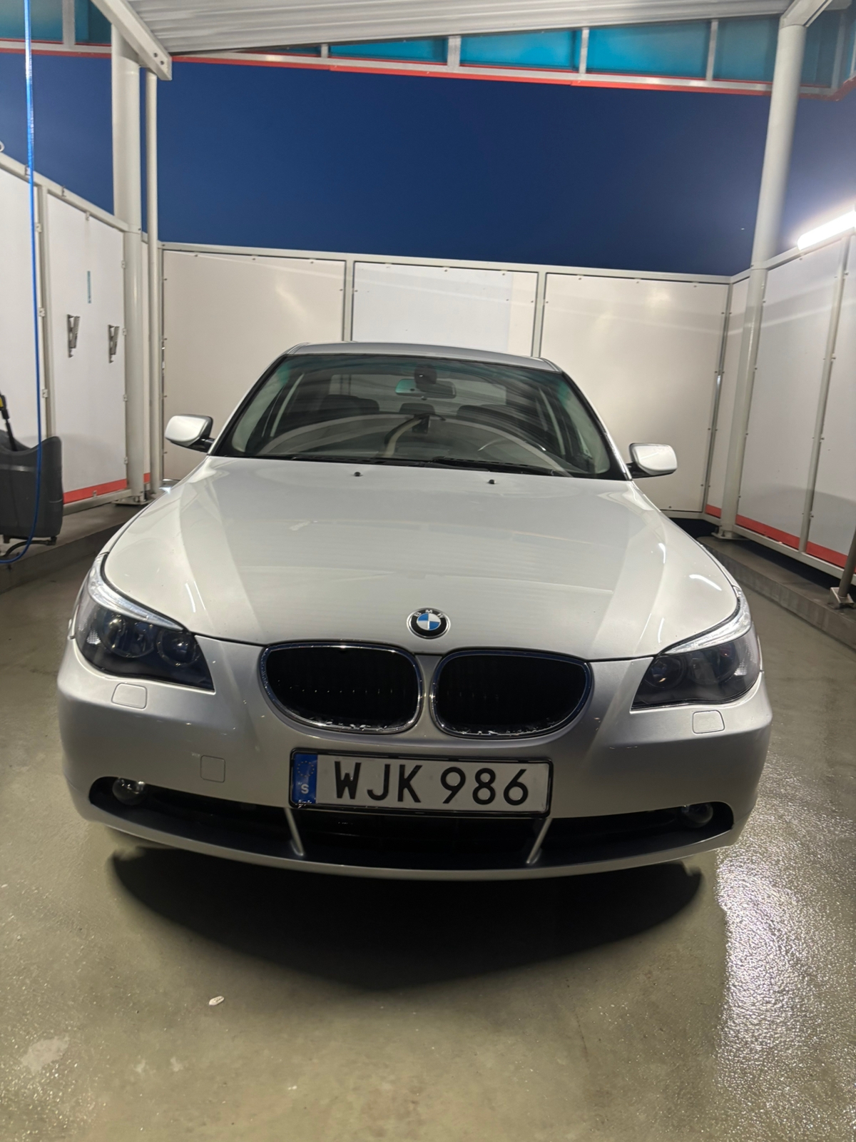 BMW 520i 2005, photo 3/5