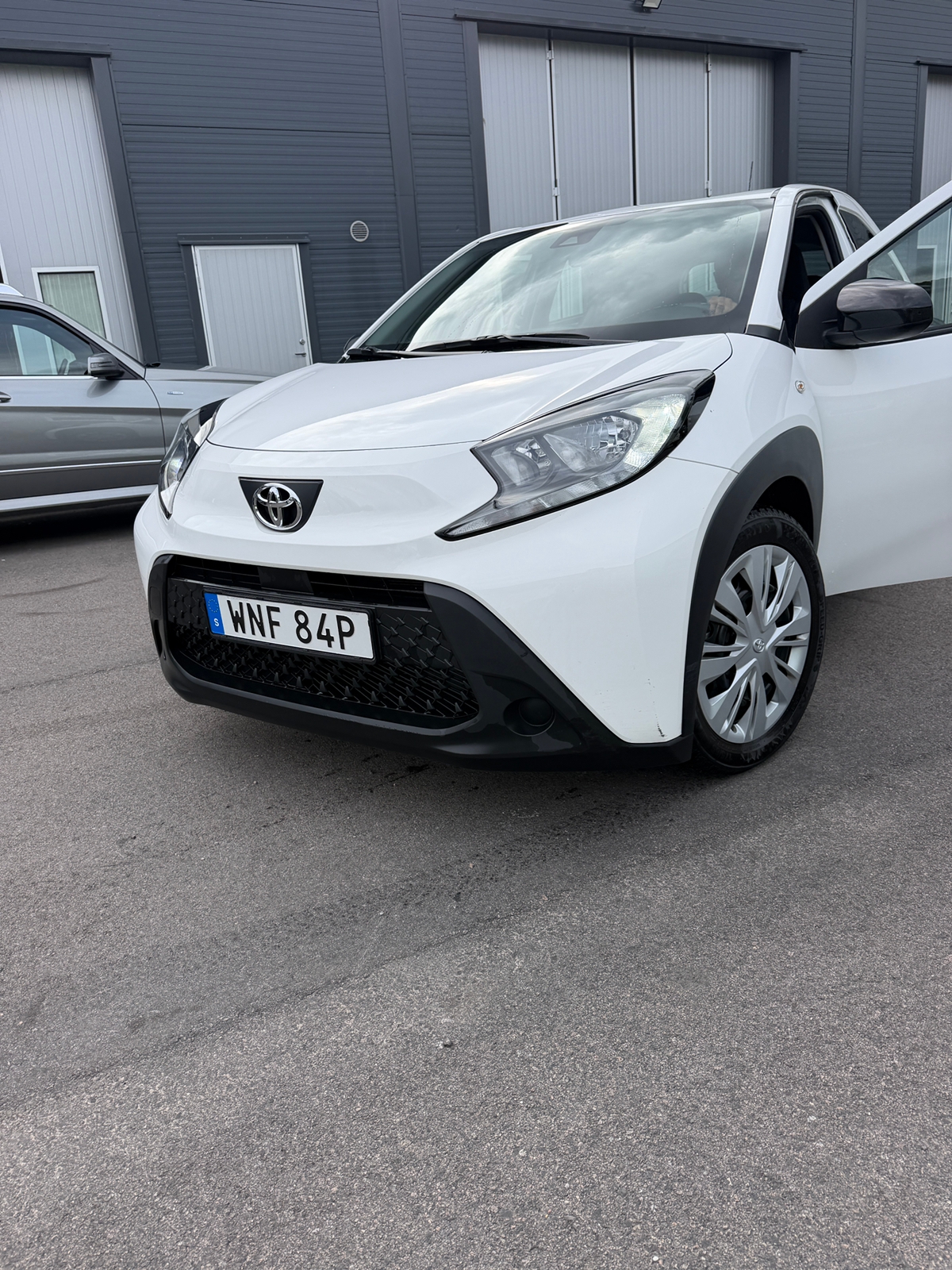 Toyota Aygo X 1.0 VVT-i Manuell 2023, kuva 2/10