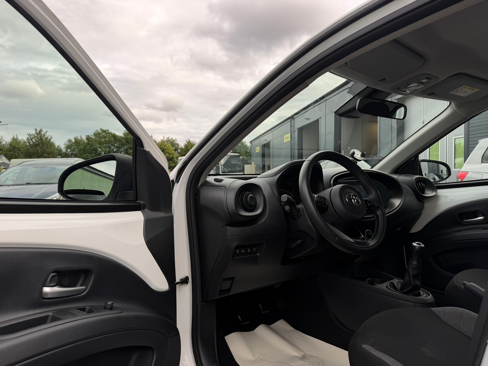 Toyota Aygo X 1.0 VVT-i Manuell 2023, kuva 4/10