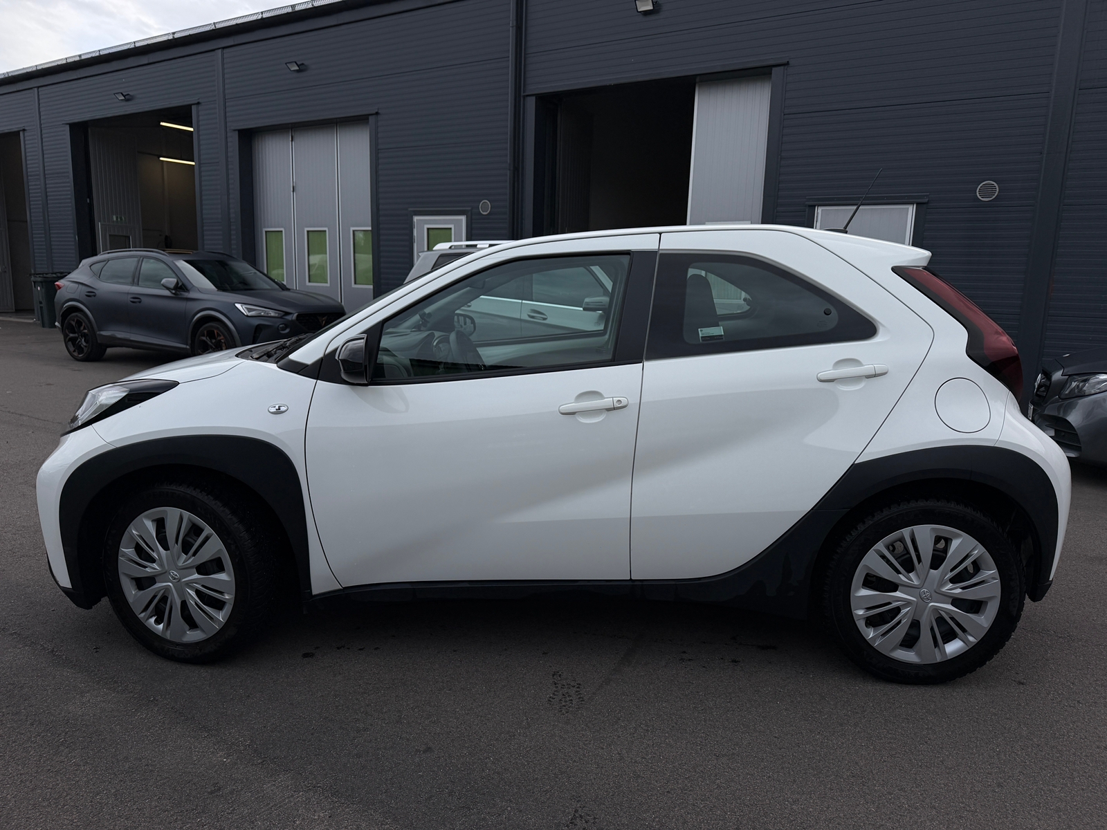 Toyota Aygo X 1.0 VVT-i Manuell 2023, kuva 3/10
