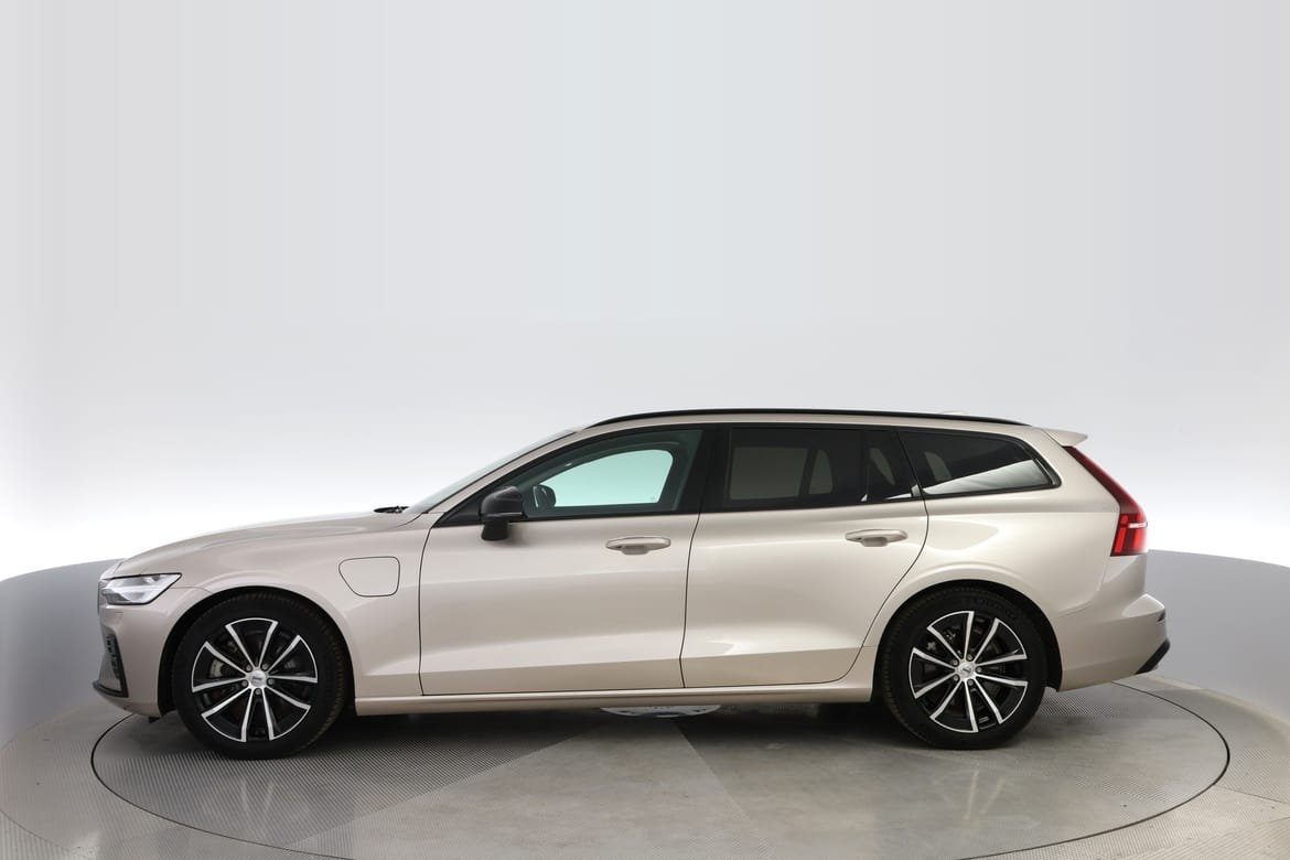 Volvo V60 T6 Plus Dark Edition 2025, bild 2/10