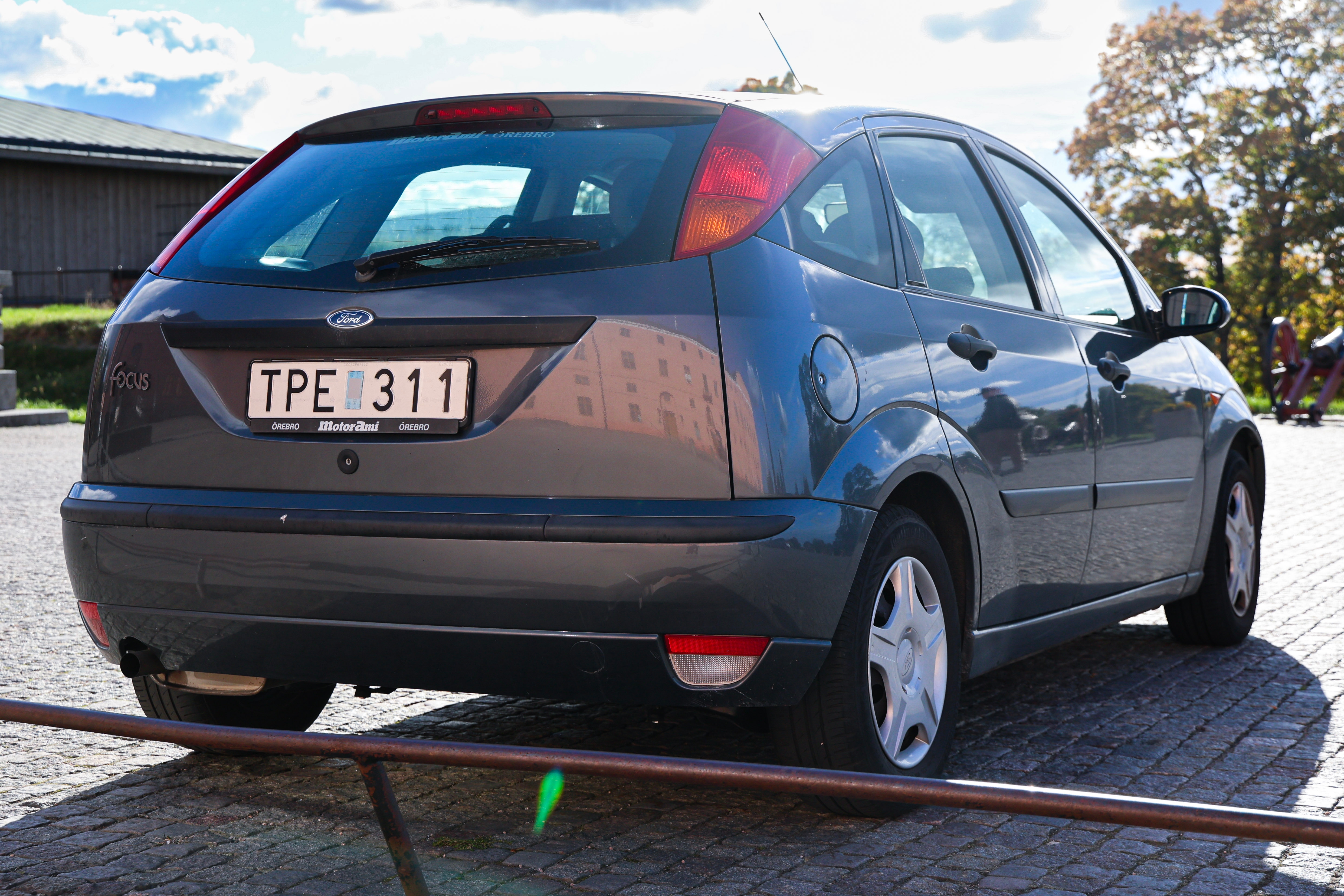 Ford Focus 5-dörrars 1.6 Manuell 2003, bild 2/3