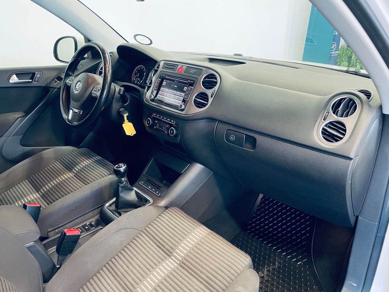 Volkswagen Tiguan 2011, bild 6/10