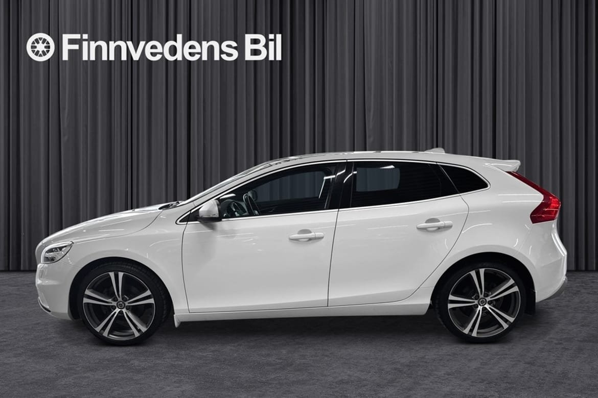 Volvo V40 D3 Business Adv R-Design 2017, photo 2/10