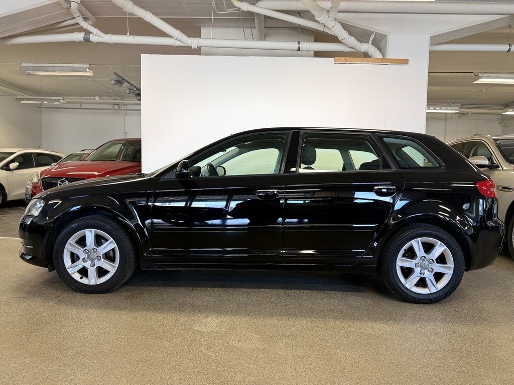 Audi A3 Sportback 1.6 TDI Base Euro 5 2012, bild 2/10