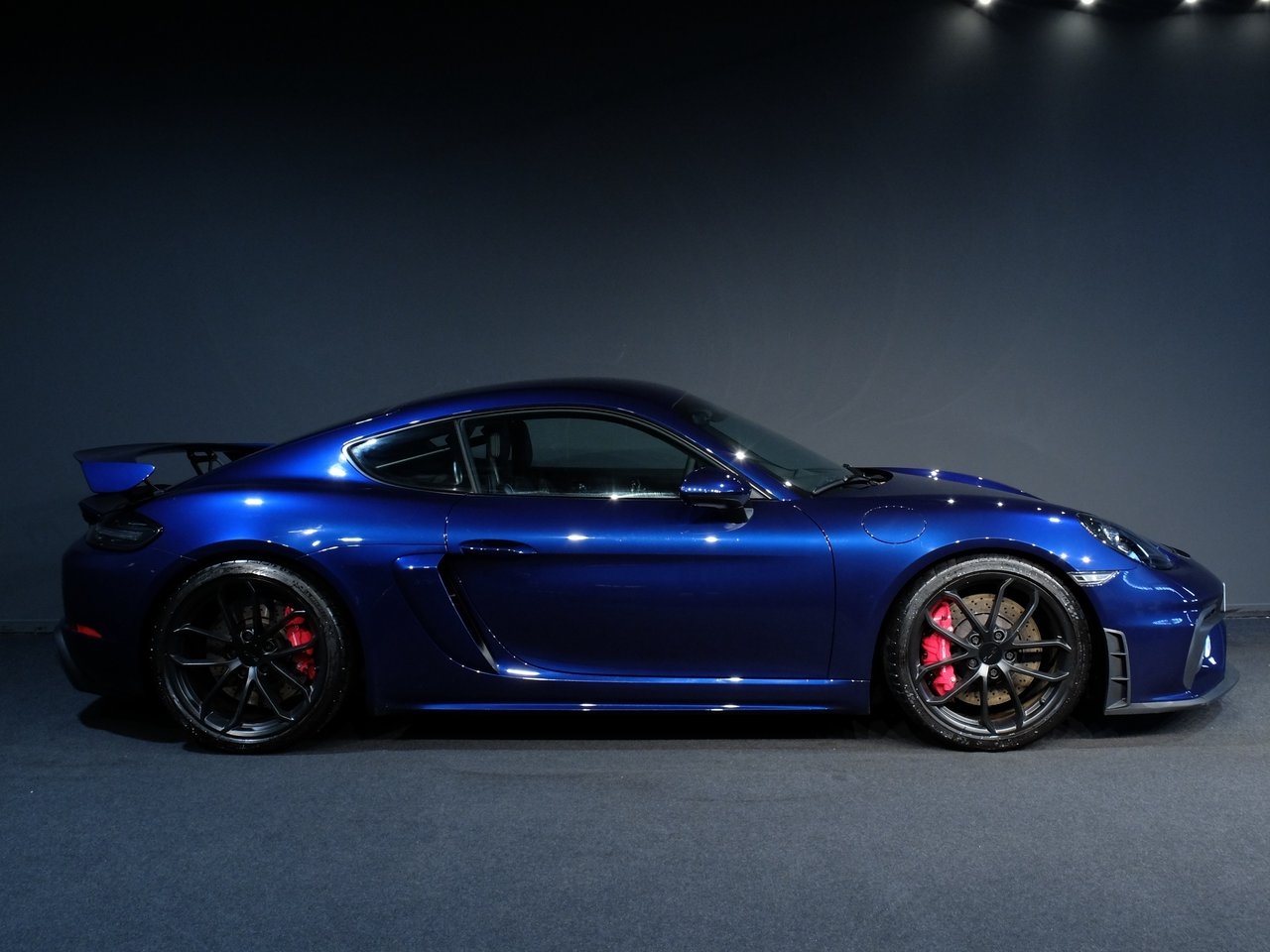 Porsche 718 Cayman GT4 PDK 420hk 2021, bild 2/10
