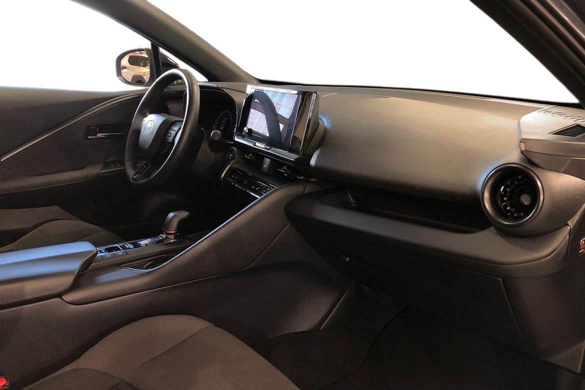 Toyota C-HR 2,0 Laddhybrid FWD Active 2025, bild 7/10