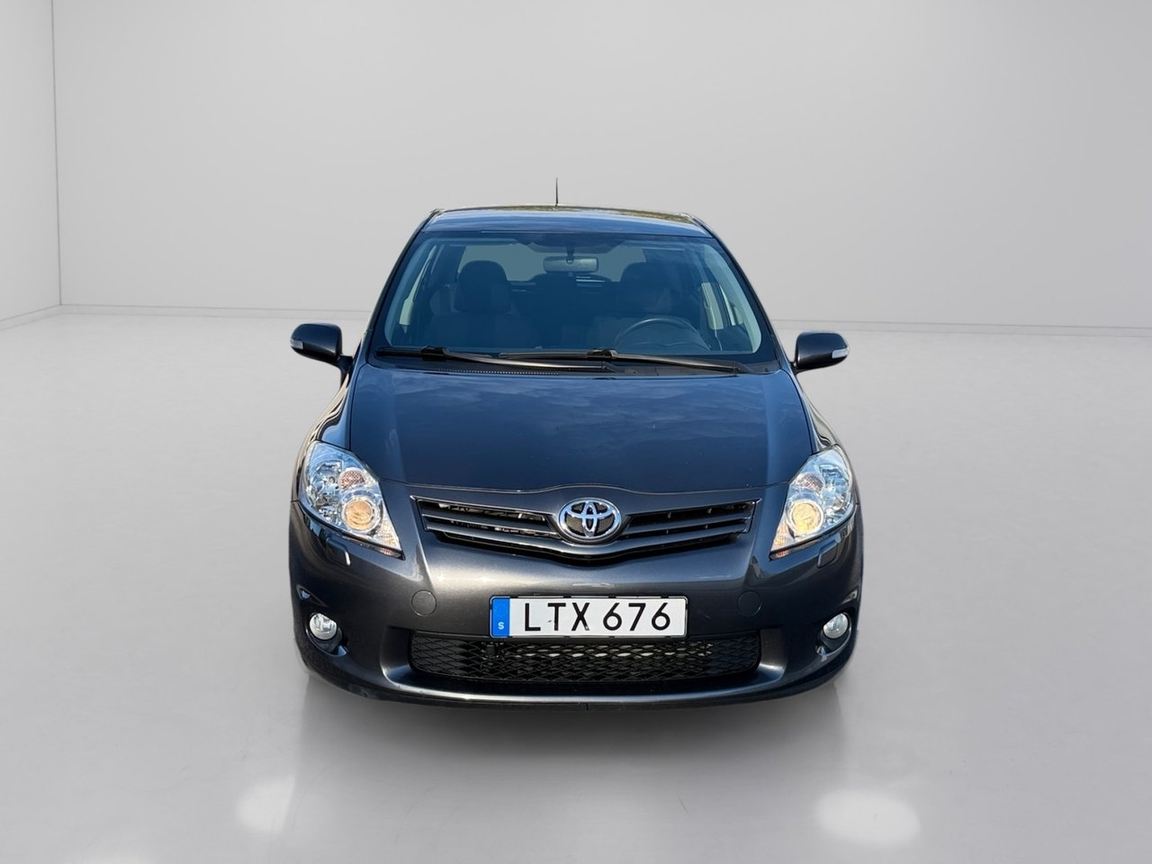 Toyota Auris 1.4 D-4D Plus 90hk 2011, photo 2/10