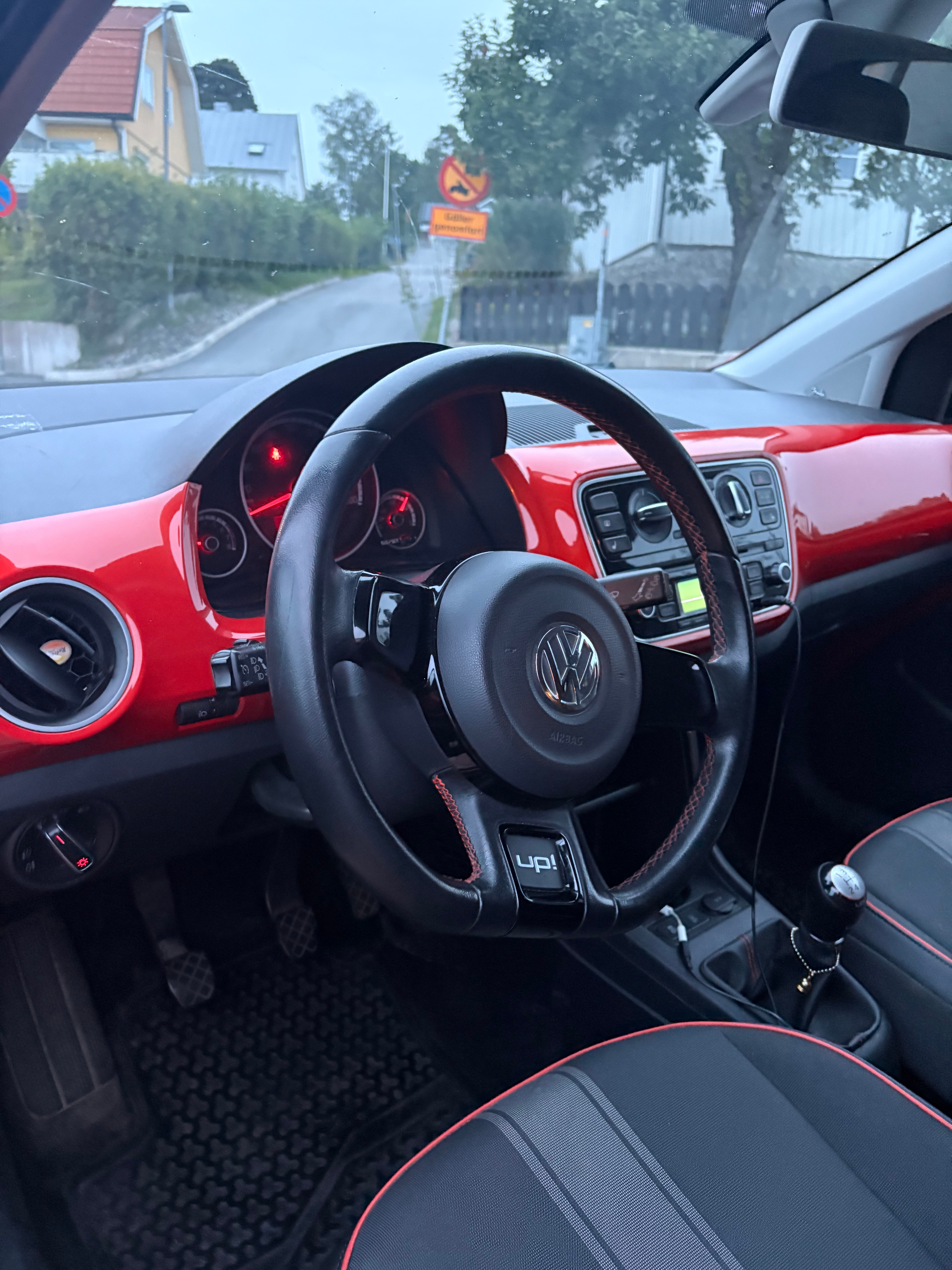 Volkswagen UP! 5-dörrar 1.0 MPI Manuell 2015, bild 4/9