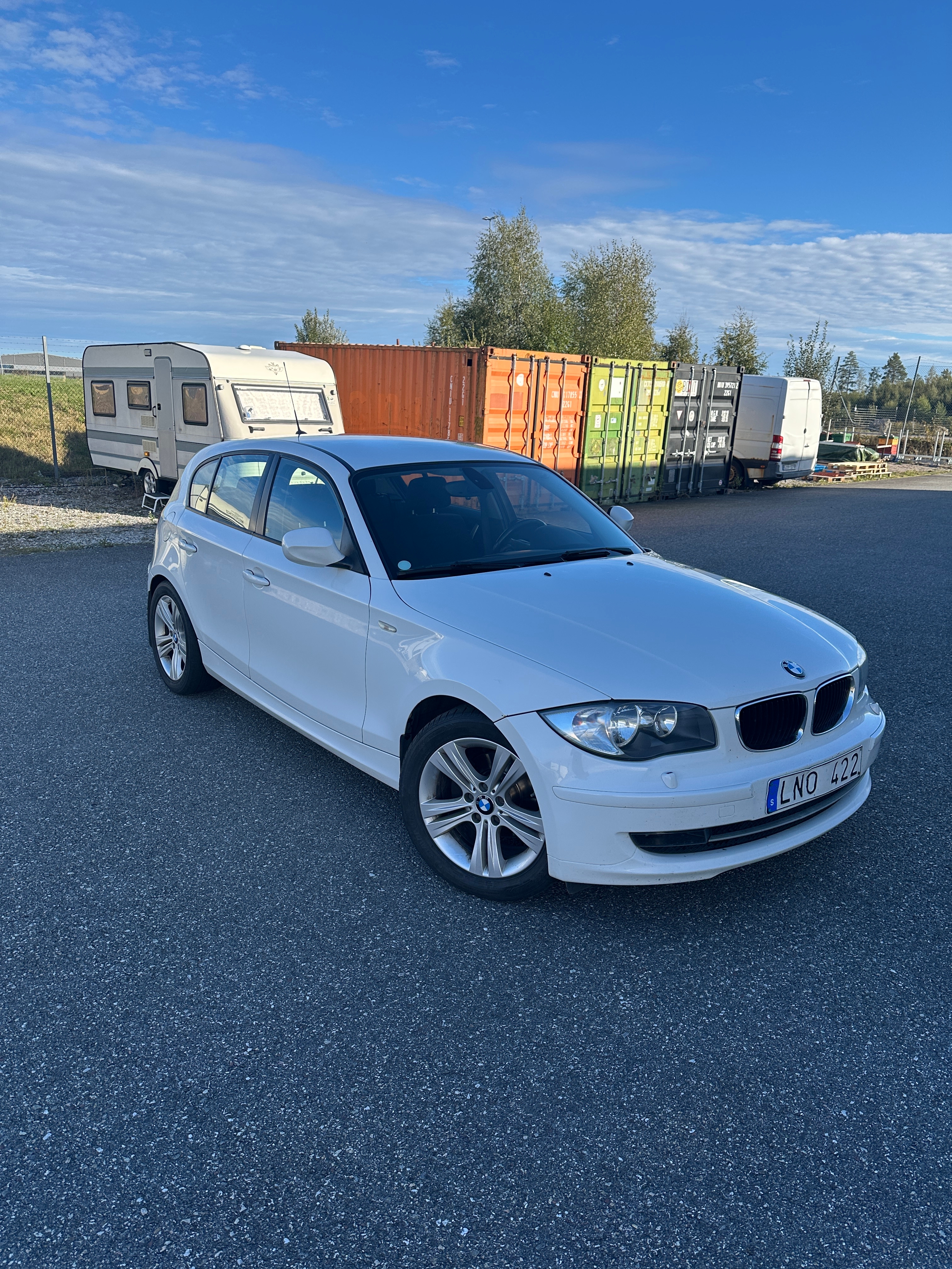 BMW 118 d 5-dörrars Steptronic 2011, bild 2/8