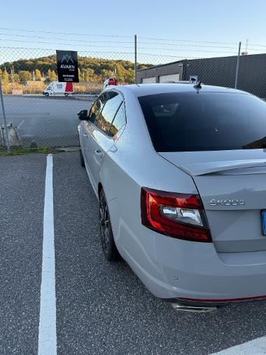 Skoda Octavia RS 2.0 TSI DSG Sekventiell 2019, bild 2/5