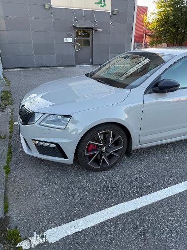Skoda Octavia RS 2.0 TSI DSG Sekventiell 2019, bild 3/5