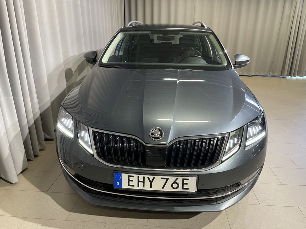 Skoda Octavia 2019, bild 2/10