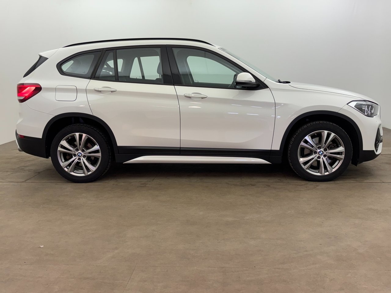 BMW X1 xDrive20d Steptronic Sport line 2020, kuva 7/10