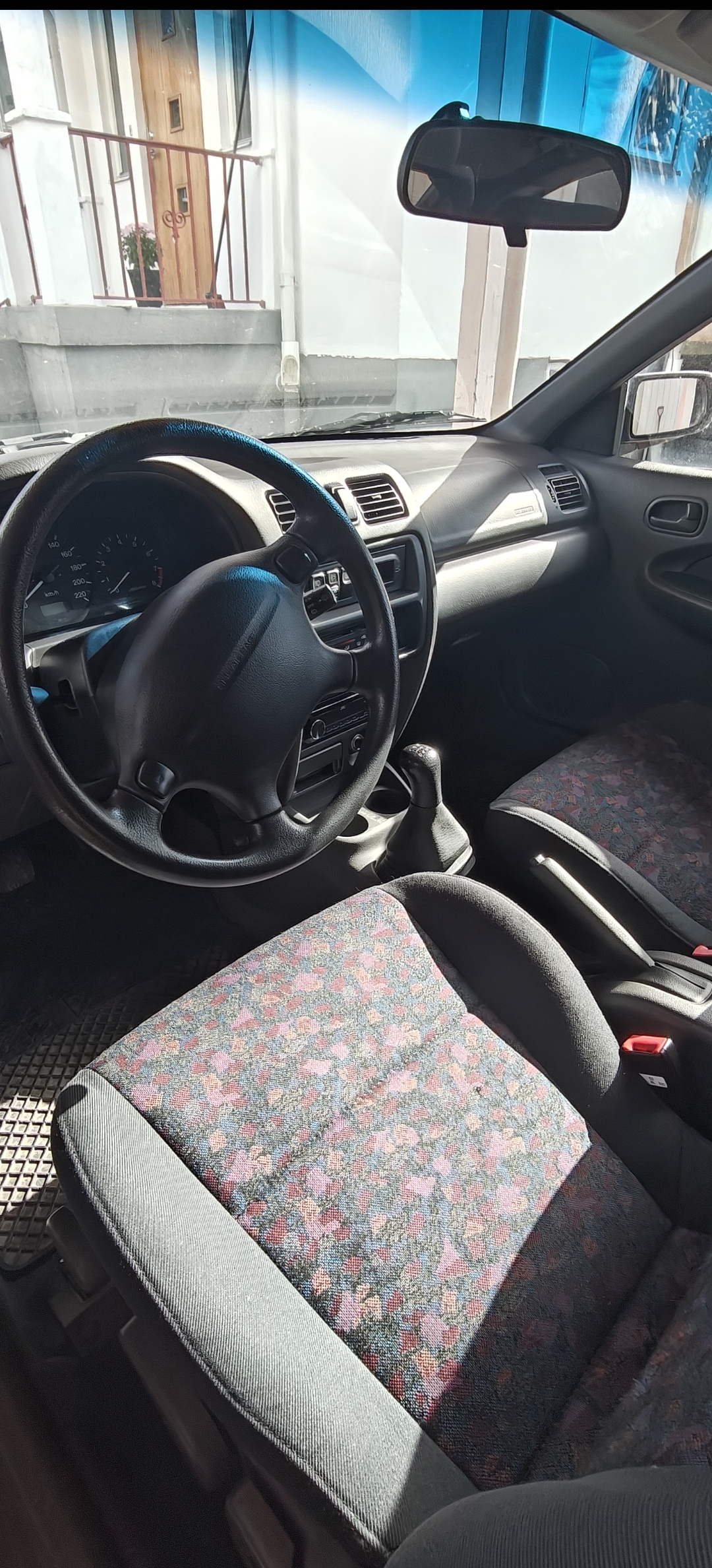 Mazda 323C 1.9 Manuell 1997, bild 7/9