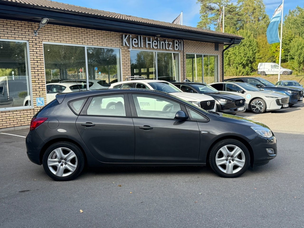 Opel Astra 2012, kuva 2/10