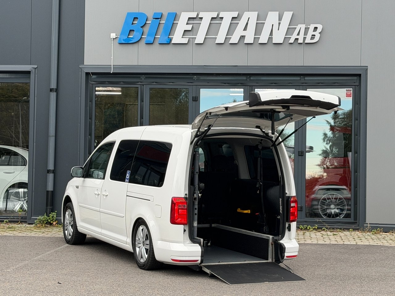 Volkswagen Caddy Maxi 2019, bild 2/10