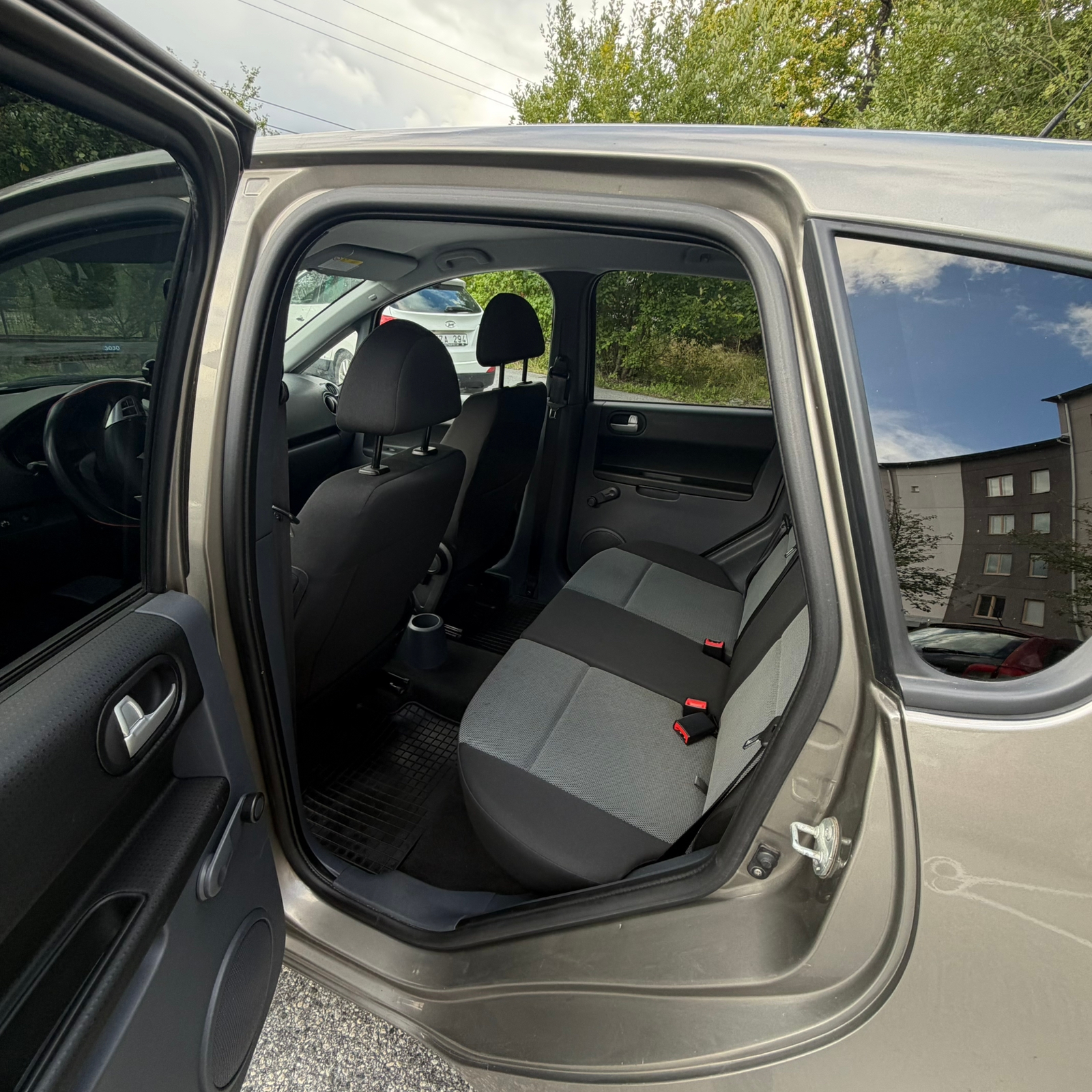 Mitsubishi Colt 2011, bild 6/10