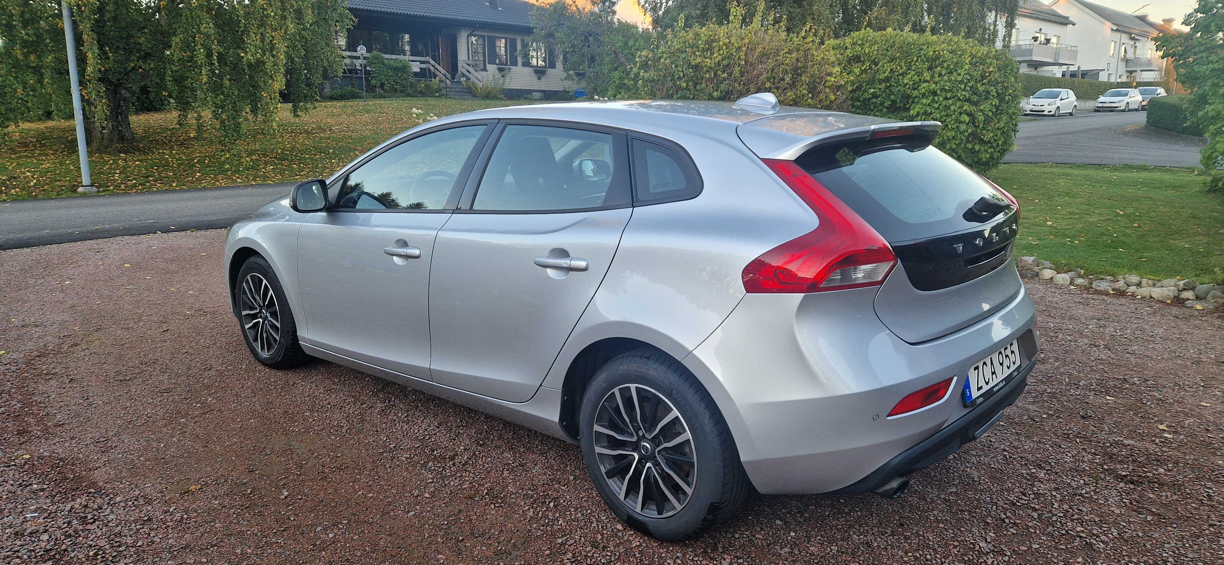 Volvo V40 T3 Manuell 2018, photo 2/6