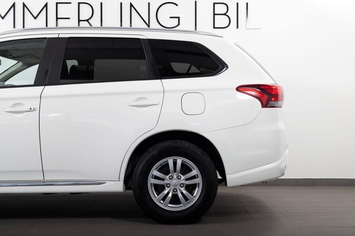 Mitsubishi Outlander PHEV CVT 203hk 2017, bild 5/10